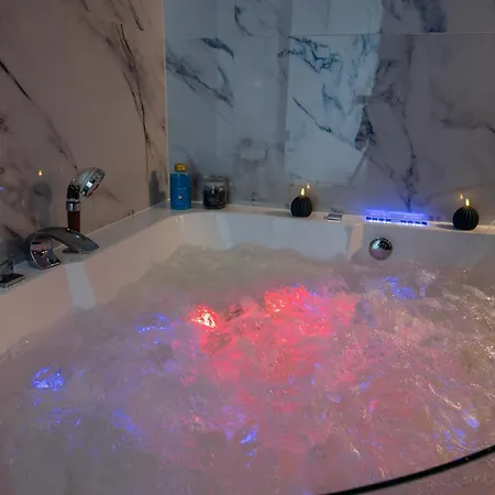 Lägenhet Luna Luksusowy Z Jacuzzi Na Mazurach Ełk