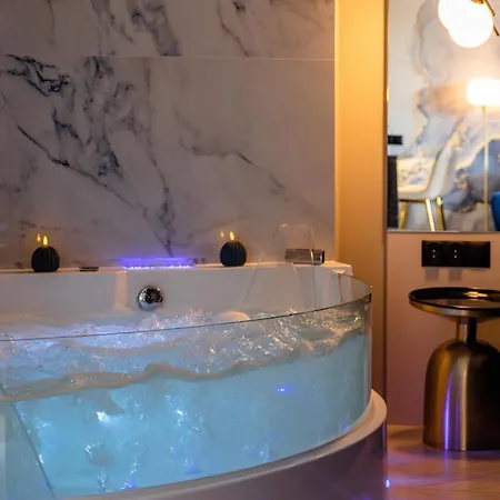 Luna Z Jacuzzi Premium Na Mazurach Ełk