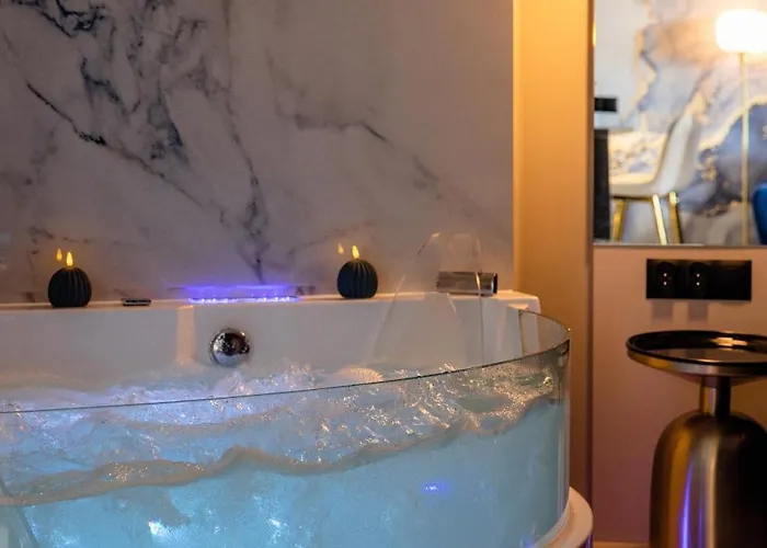 Luna Luksusowy Z Jacuzzi Na Mazurach Элк